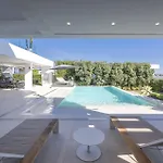 Luxury Five Bedroom With Sea View * 에스테포나