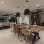 빌라 Luxury Five Bedroom With Sea View 에스테포나